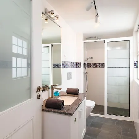 Harbour House Villa *